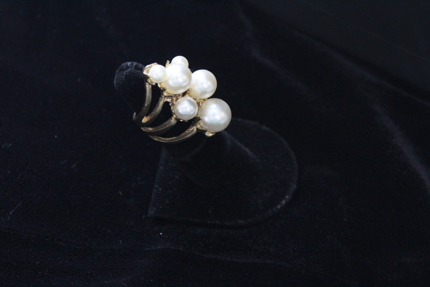 Women Pearl with Gold Ring